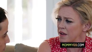 Busty stepmom Dee Williams have sex with her stepson to settle quickly in the new family